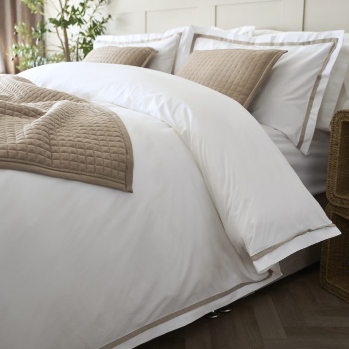 "Aarie" duvet set